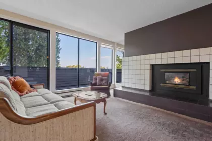Breakfast Nook Photo of 4 14025 Nico Wynd Drive, Surrey, BC
