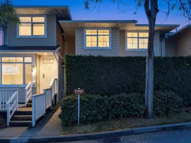 Front Yard Photo of 4 3592 Whitney Place, Vancouver, BC