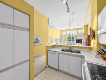 Guest Bathroom Photo of 4 3592 Whitney Place, Vancouver, BC
