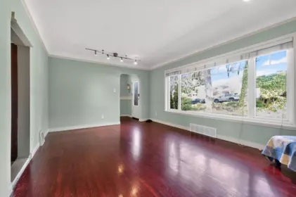 Dining Area Photo of 341 W 24th Street, North Vancouver, BC