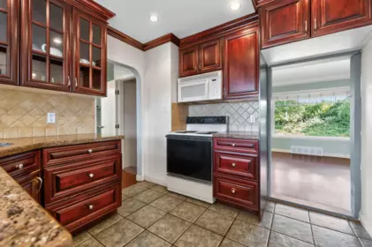 Kitchen Island Photo of 341 W 24th Street, North Vancouver, BC