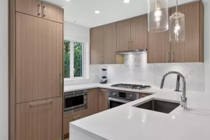Breakfast Nook Photo of 561 W 29th Avenue, Vancouver, BC