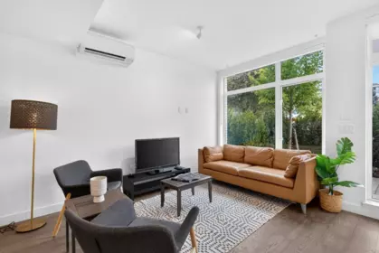 Family Room Photo of 561 W 29th Avenue, Vancouver, BC