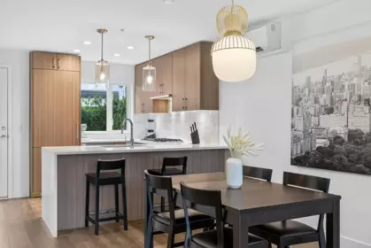 Kitchen Photo of 561 W 29th Avenue, Vancouver, BC