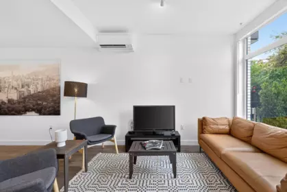 Living Room Photo of 561 W 29th Avenue, Vancouver, BC
