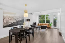 561 W 29th Avenue, Vancouver, BC