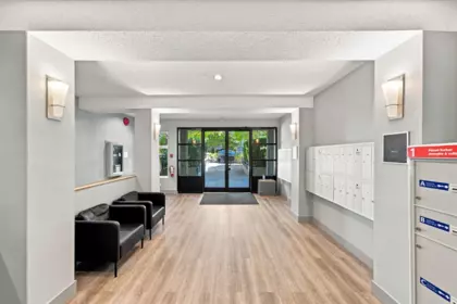 Hallway Photo of 209 1924 Comox Street, Vancouver, BC