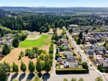 Community Amenities Photo (Clubhouse) of 7626 Hedley Avenue, Burnaby, BC