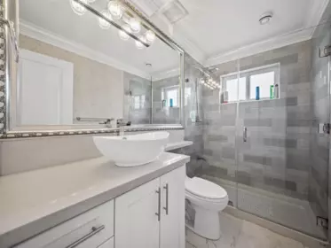 Hot Tub / Spa Photo of 7626 Hedley Avenue, Burnaby, BC
