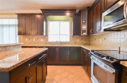 Breakfast Nook Photo of 24905 108a Avenue, Maple Ridge, BC