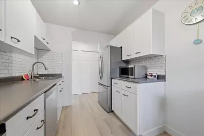Guest Bathroom Photo of 104 2339 Shaughnessy Street, Port Coquitlam, BC
