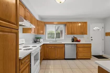 Breakfast Nook Photo of 2657 Burnside Place, Coquitlam, BC