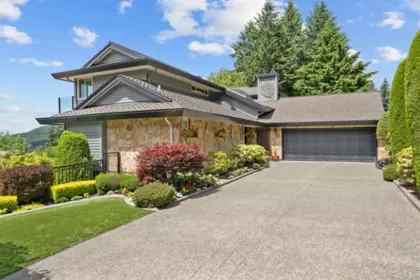 11 Elsdon Bay, Port Moody, BC, Port moody — Single Family Residence for sale