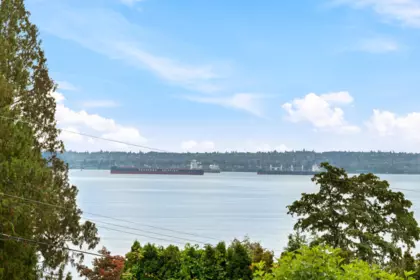 Breakfast Nook Photo of 2820 Marine Drive, West Vancouver, BC