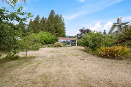 Outdoor Kitchen Photo of 2820 Marine Drive, West Vancouver, BC
