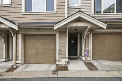 25 19097 64 Avenue, Surrey, BC, Surrey — Townhouse for sale