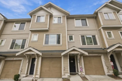 25 19097 64 Avenue, Surrey, BC, Surrey — Townhouse for sale