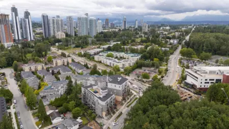 201 13883 Laurel Drive, Surrey, BC, Surrey — Apartment/Condo for sale