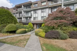 303 236 W 2nd Street, North Vancouver, BC