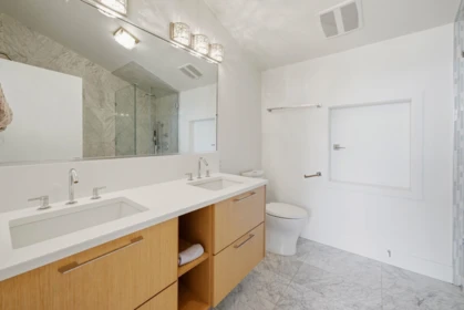 Entry Foyer Photo of 2222 Caledonia Avenue, North Vancouver, BC
