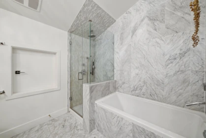 Hallway Photo of 2222 Caledonia Avenue, North Vancouver, BC