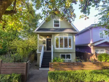 Backyard Photo of 929 E 30th Avenue, Vancouver, BC