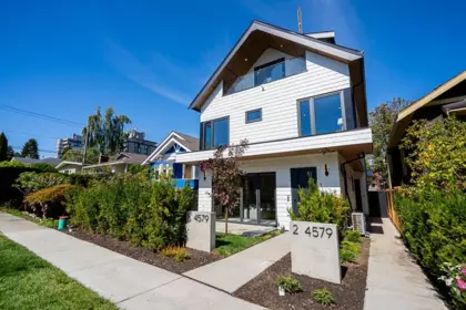 2 4579 W 11th Ave Avenue, Vancouver, BC, Vancouver — Half Duplex for sale