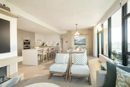 Kitchen Photo of 906 128 W 15th Street, North Vancouver, BC