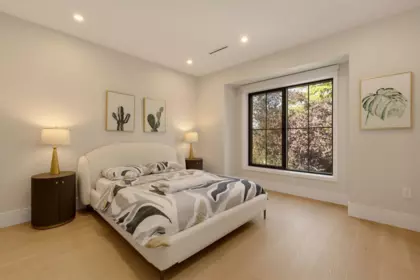 Entry Foyer Photo of 2118 W 21st Avenue, Vancouver, BC