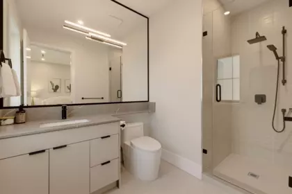 Hallway Photo of 2118 W 21st Avenue, Vancouver, BC