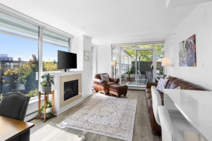 Breakfast Nook Photo of 306 158 W 13th Street, North Vancouver, BC