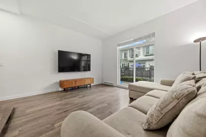 Breakfast Nook Photo of 2 15850 85 Avenue, Surrey, BC