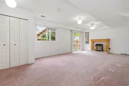 Entry Foyer Photo of 5964 Cambridge Street, Chilliwack, BC