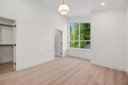 Primary Bathroom Photo of 104 753 Edgar Avenue, Coquitlam, BC