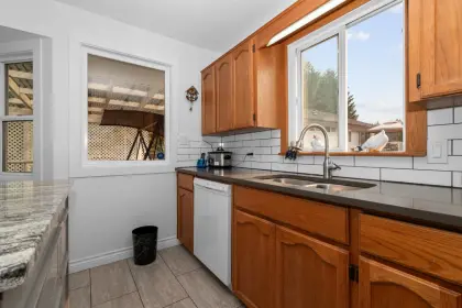 21424 Richmond Drive, Hope, BC, Hope — Single Family Residence for sale