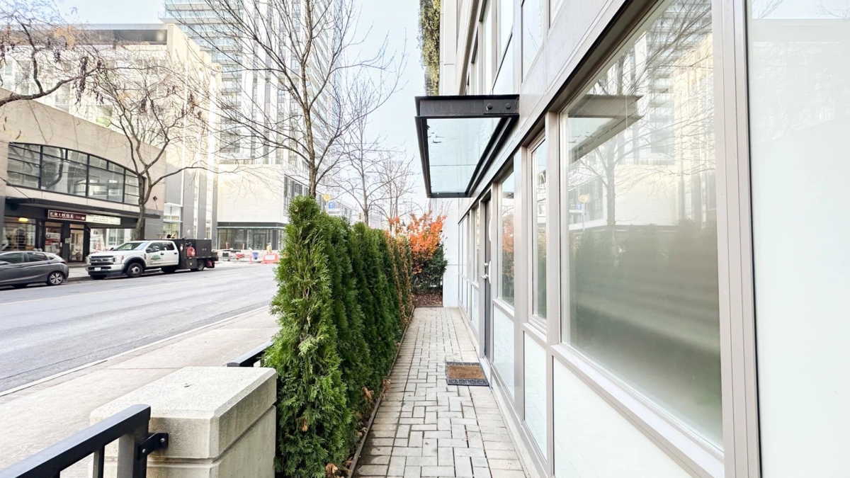 Family Room Photo of 105 898 Carnarvon Street, New Westminster, BC