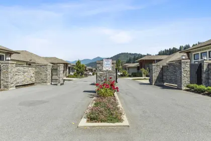 51 46110 Thomas Road, Chilliwack, BC, Chilliwack — Single Family Residence for sale