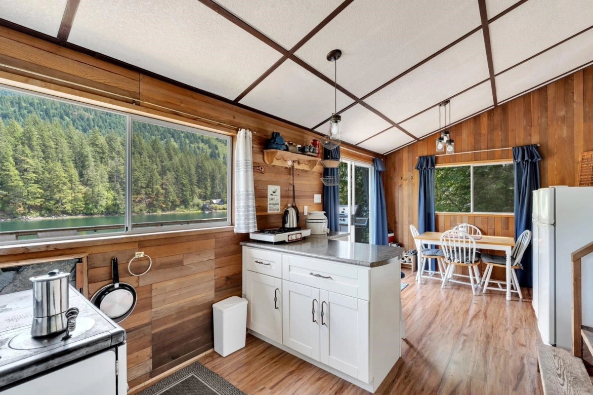 Guest Bathroom Photo of BLK C DL 184 Cascade Bay, Harrison Hot Springs, BC