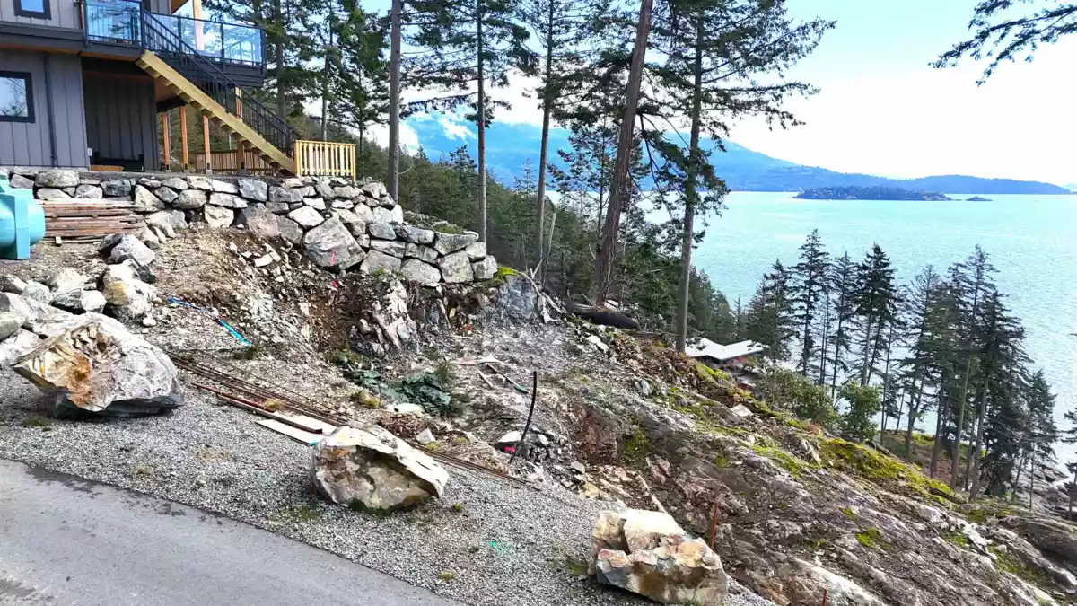 Walk-In Closet Photo of 759 Seymour Bay Drive, Bowen Island, BC