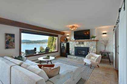 5203 Sunshine Coast Highway, Sechelt, BC, Sechelt — Single Family Residence for sale