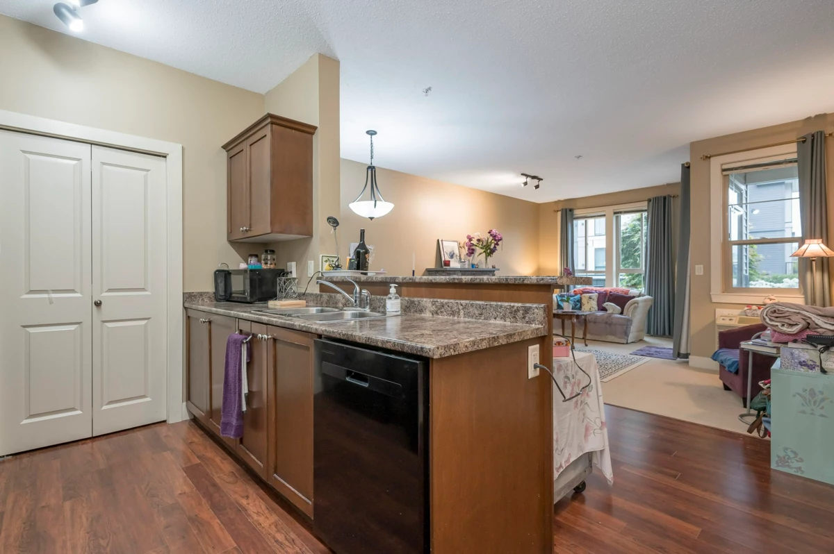 Breakfast Nook Photo of 102 9000 Birch Street, Chilliwack, BC