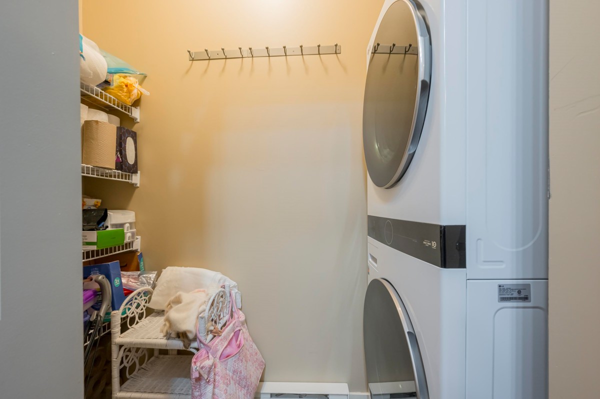 Guest Bathroom Photo of 102 9000 Birch Street, Chilliwack, BC