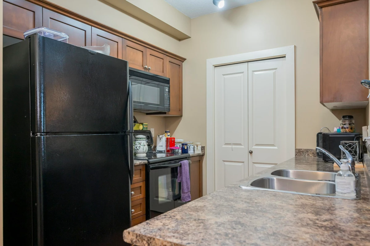 Kitchen Island Photo of 102 9000 Birch Street, Chilliwack, BC