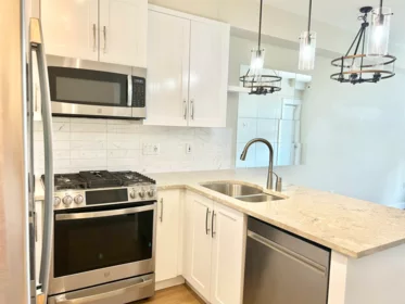Kitchen Photo of 528 11077 Ravine Road, Surrey, BC