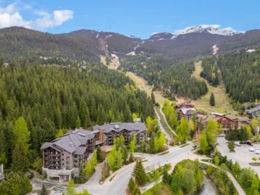 413D 2020 London Lane, Whistler, BC, Whistler — Apartment/Condo for sale