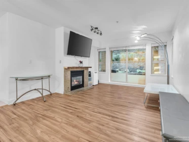 104 9329 University Crescent, Burnaby, BC, Burnaby — Apartment/Condo for sale