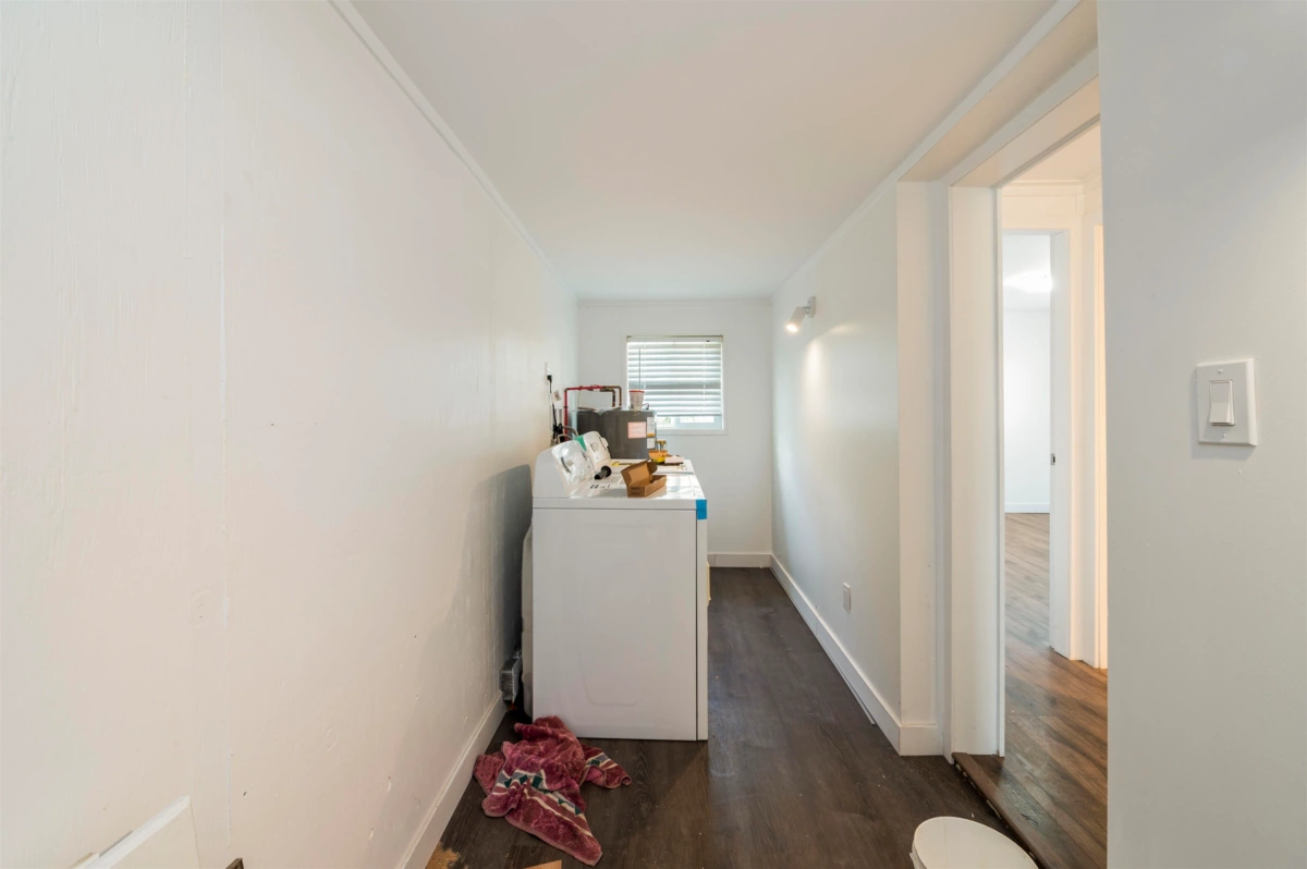 Hallway Photo of 9B 26892 Fraser Highway, Langley, BC