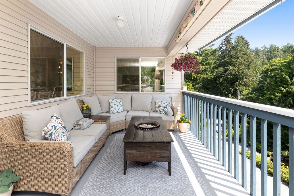 Front Yard Photo of 5549 Sans Souci Road, Halfmoon Bay, BC