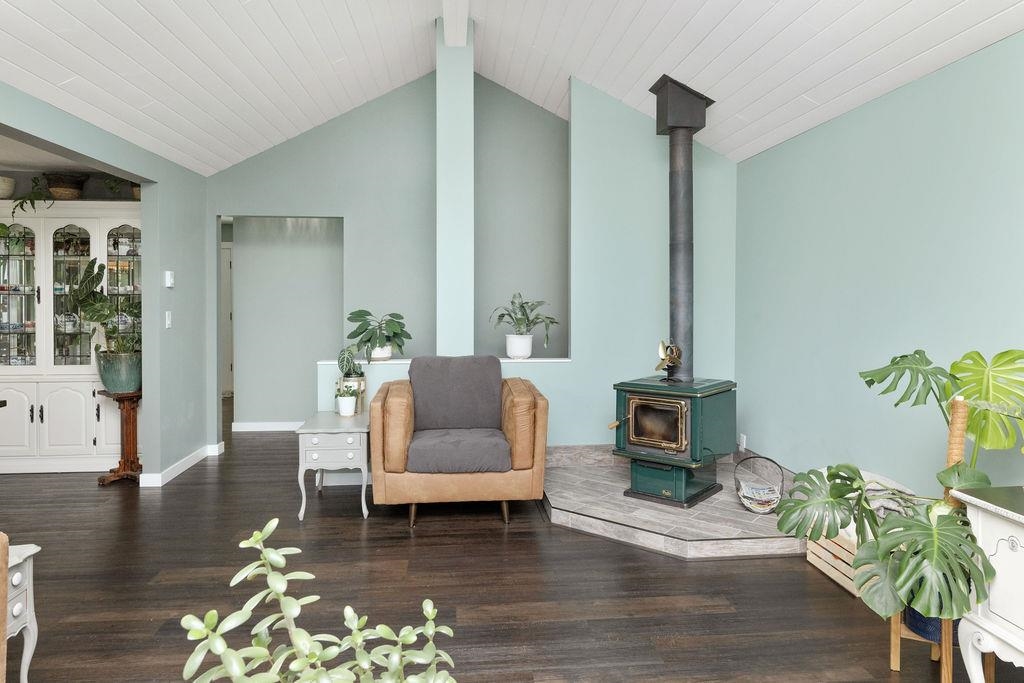 Loft / Bonus Room Photo of 5549 Sans Souci Road, Halfmoon Bay, BC