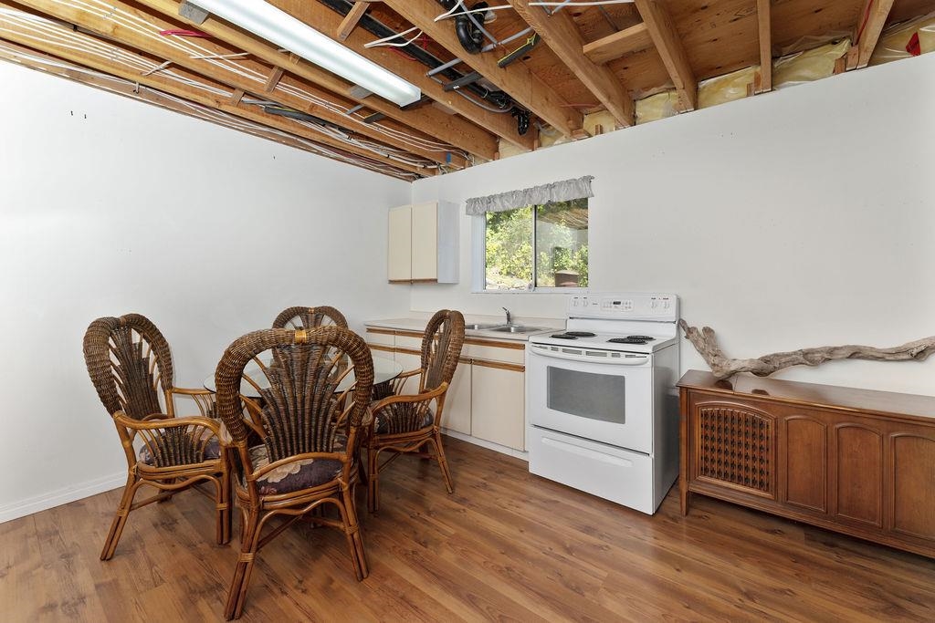 Outdoor Kitchen Photo of 5549 Sans Souci Road, Halfmoon Bay, BC